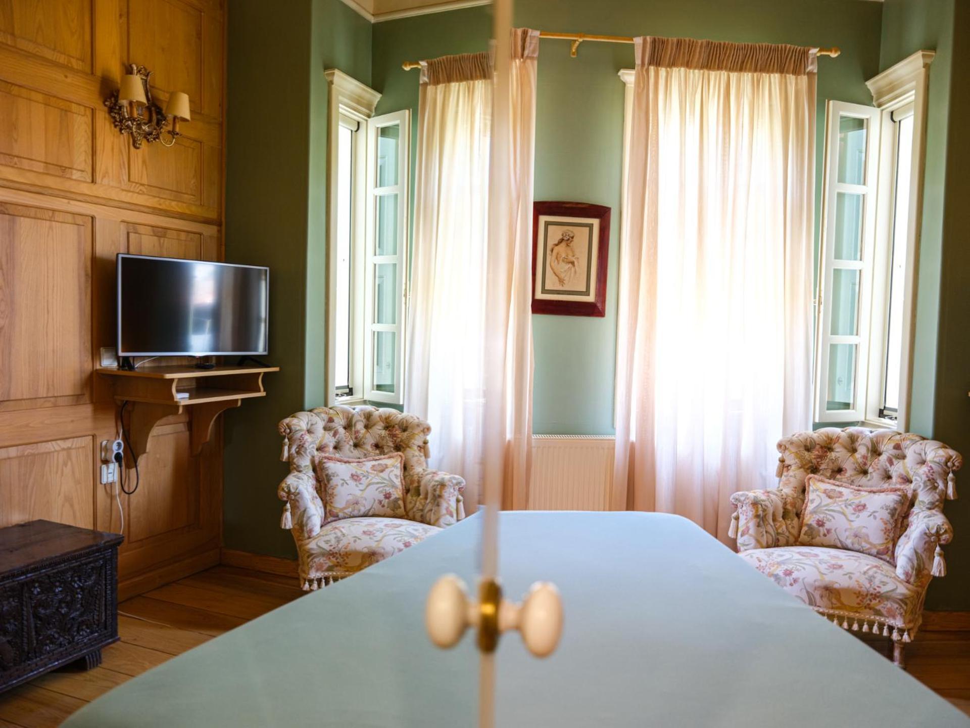 3br Venetian-style In Centre Villa *