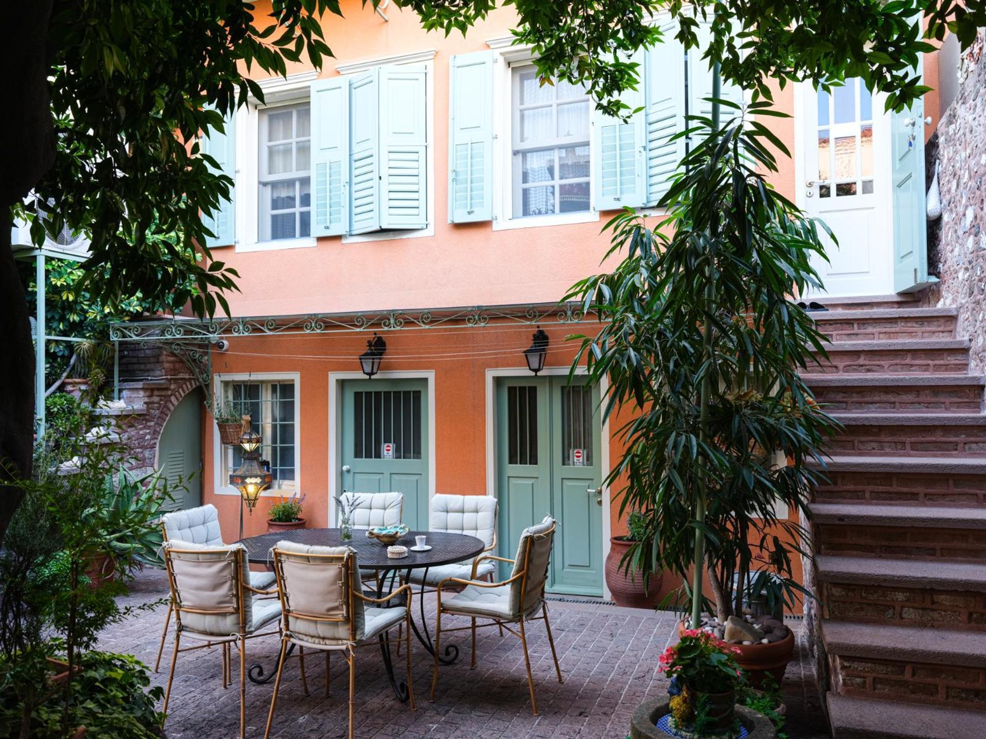 3br Venetian-style In Centre Villa