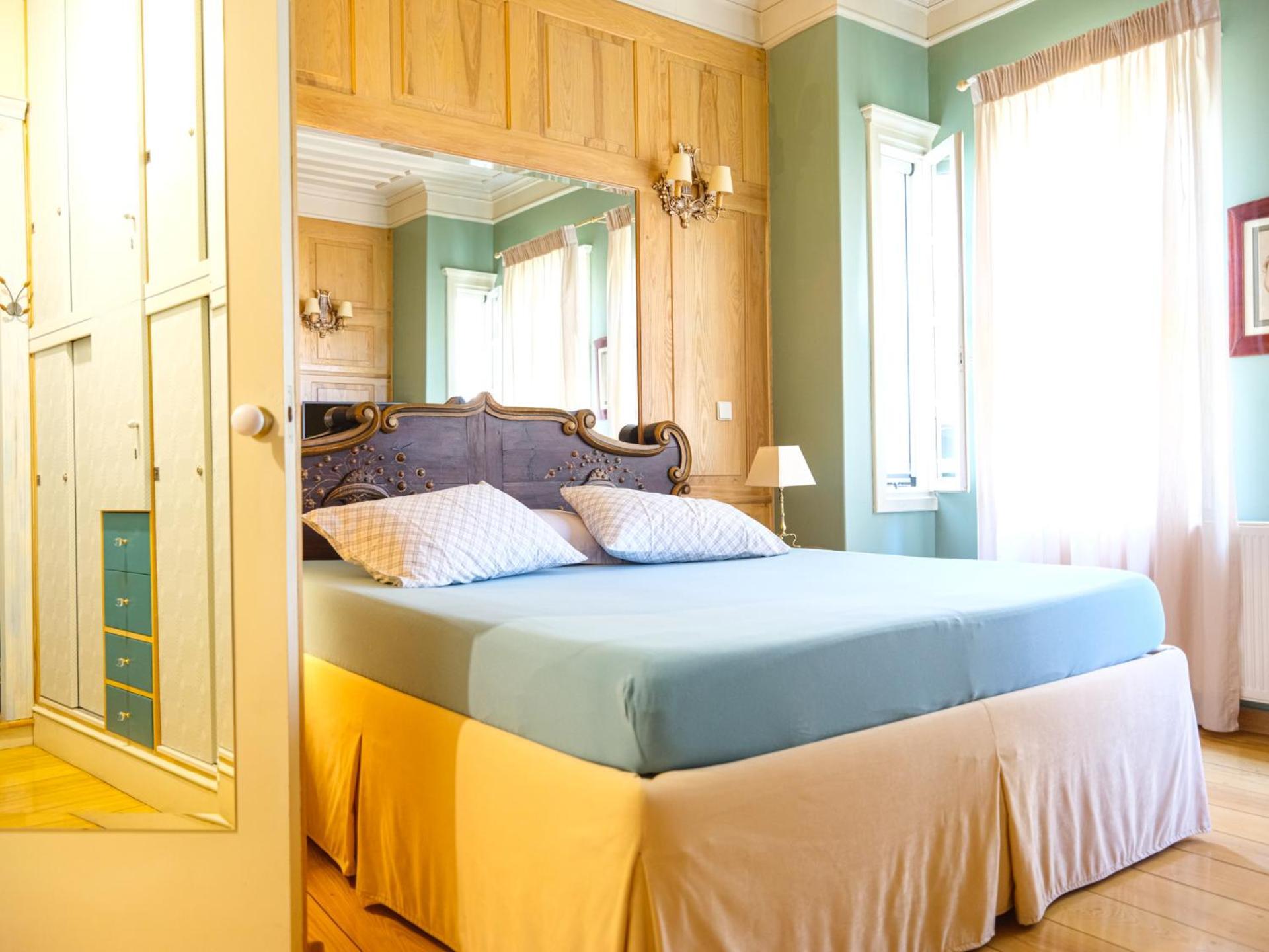 3br Venetian-style In Centre *